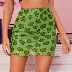 Mesh overlay green 70’s floral mini skirt XS
